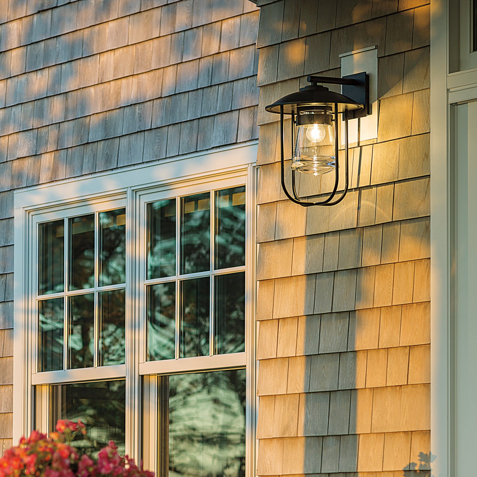 Erlenmeyer 1L Outdoor Wall Sconce - 307720 *